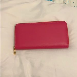 Bright pink wallet🌼